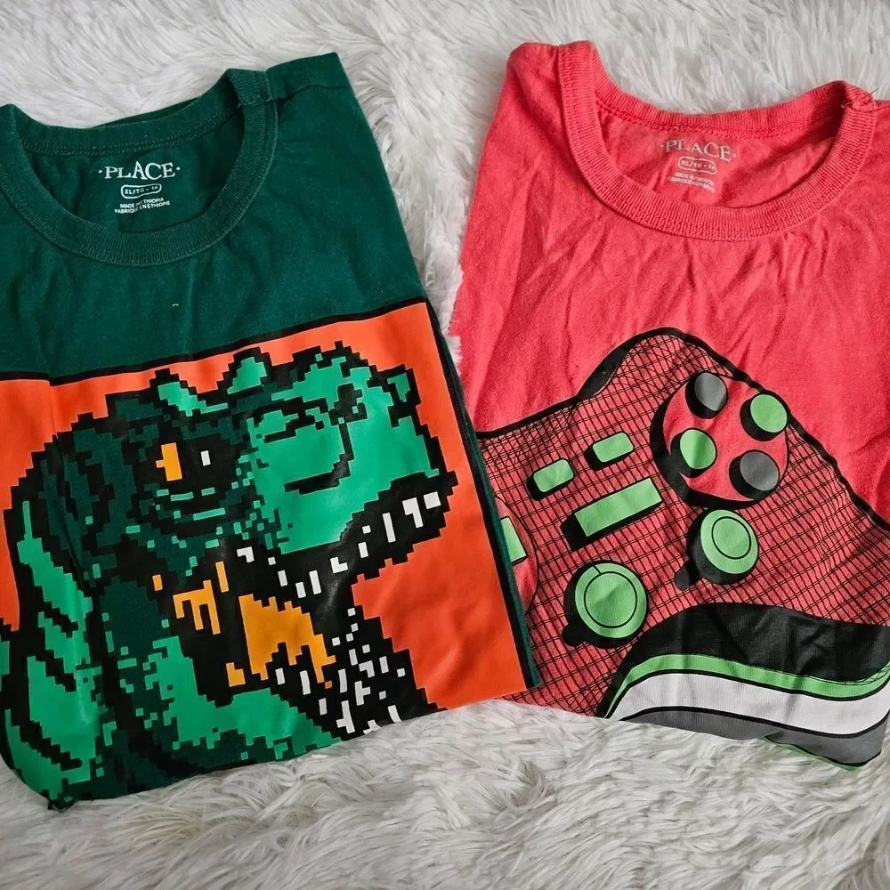 The Children's Place Boy's Size XL Green and Coral Graphic Tees